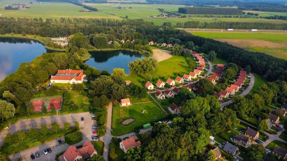 Het Huys Ewijk Mooi Luxe En Een Laadpaal Exterior photo
