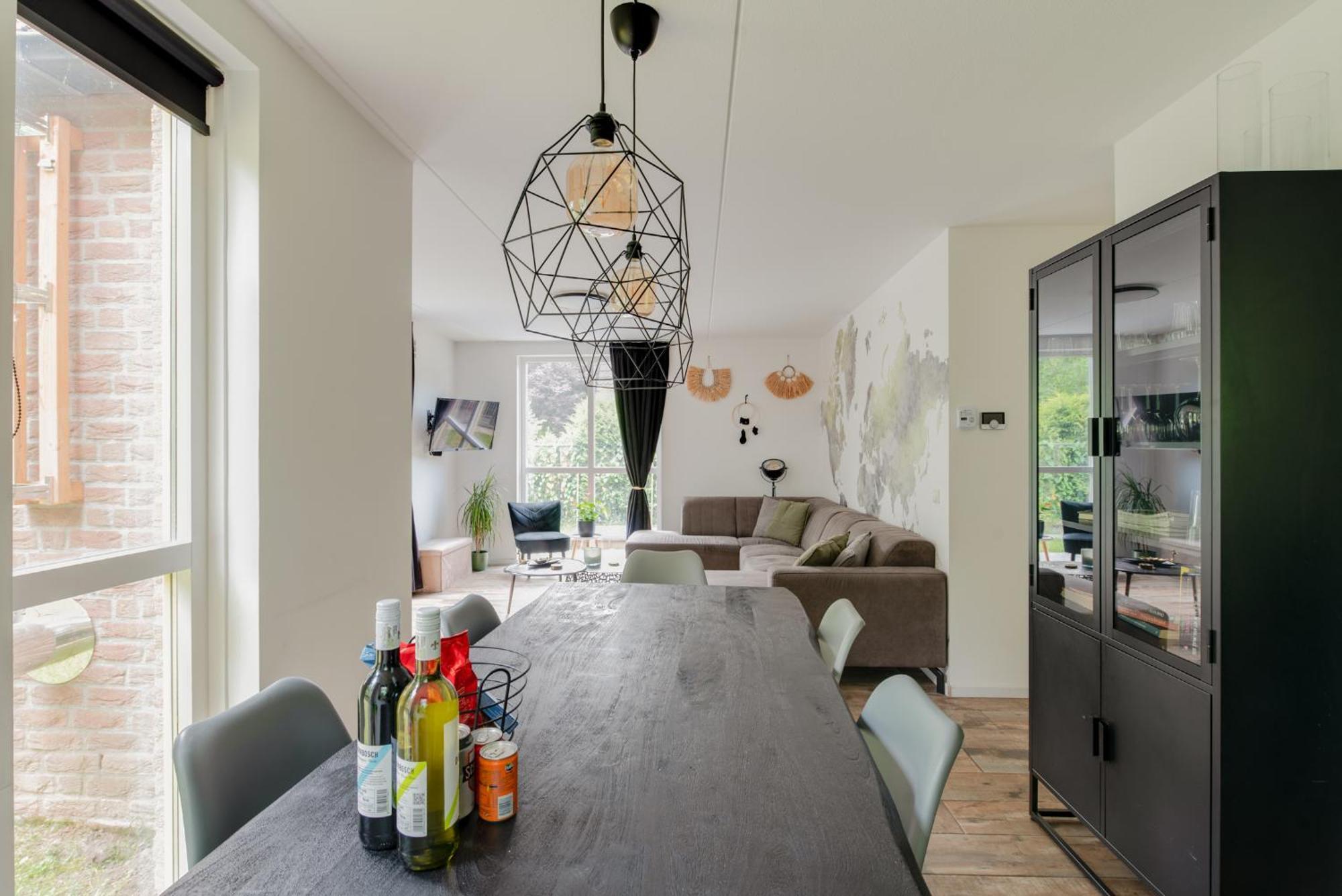 Het Huys Ewijk Mooi Luxe En Een Laadpaal Exterior photo