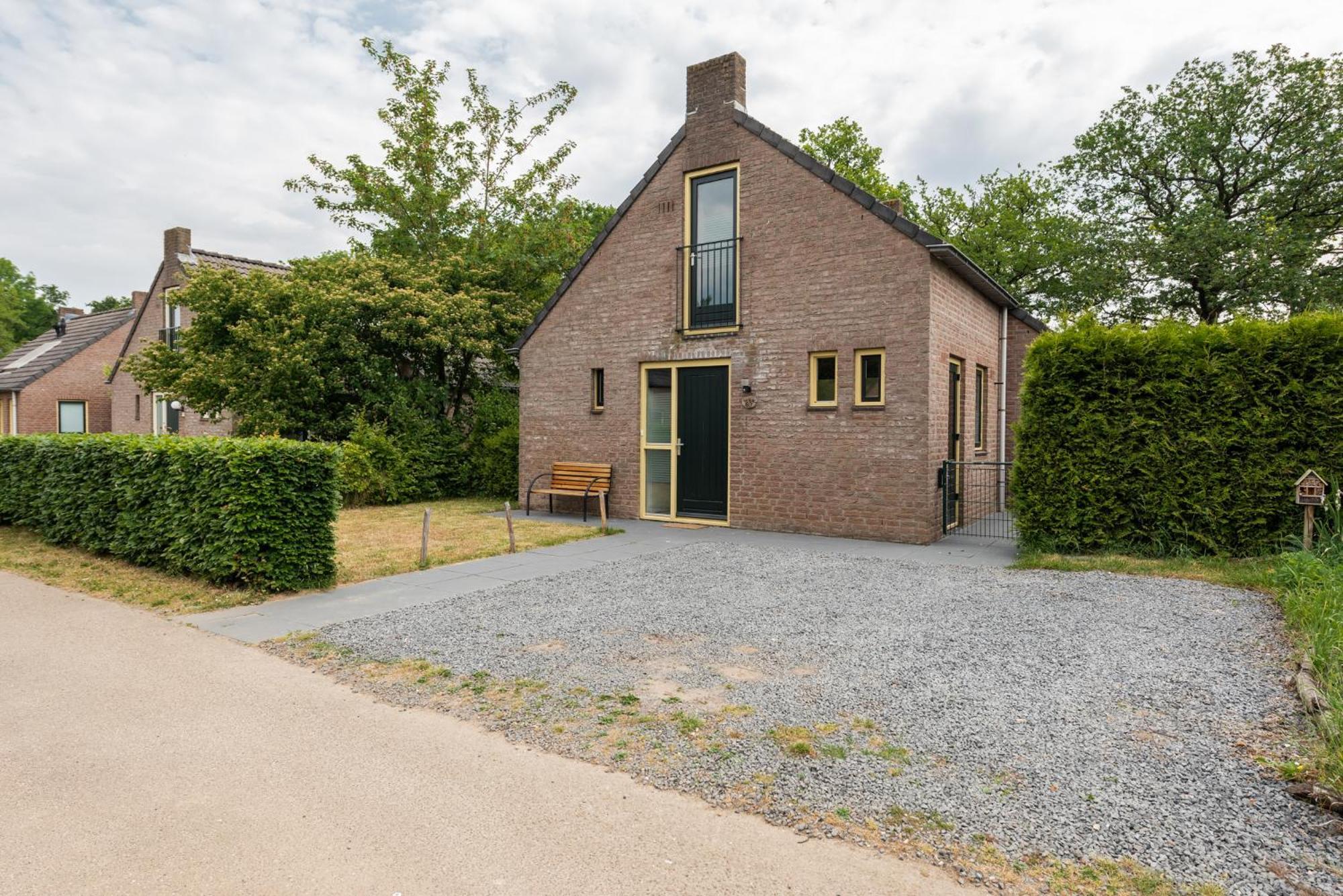 Het Huys Ewijk Mooi Luxe En Een Laadpaal Exterior photo